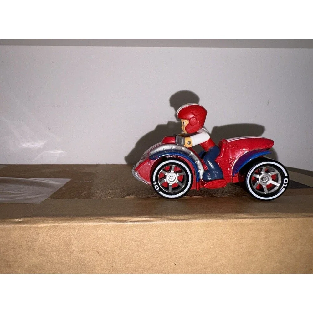Paw Patrol True Metal Mighty Tracker Super PAWs Collectible Die-Cast Vehicle